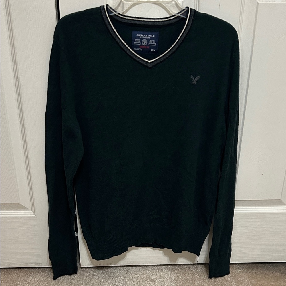 American Eagle Men's Dark Green V-Neck Sweater